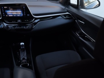 Toyota C-HR I Crossover 1.8 Hybrid 122KM 2018 Toyota C-HR 1.8 Hybrid, Automat, Navi, Klima, zdjęcie 7