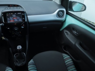 Citroen C1 II Hatchback 5d 1.2 PureTech 82KM 2018 Citroen C1 1.2 Pure Tech, Klima, Tempomat, zdjęcie 7