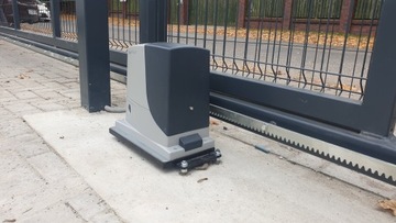 Монтажная база, привод NICE, регулировка по высоте.