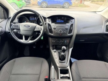 Ford Focus III Sedan Facelifting 1.0 EcoBoost 100KM 2017 Ford Focus 1.0 benzyna 125KM Trend Klimatyzacja Salon PL Benzyna, zdjęcie 9
