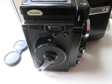 Камера Yashica Mat 124G