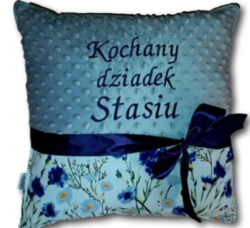 Подушка для бабушки, прабабушки с индивидуальными пожеланиями на день рождения и цветами.