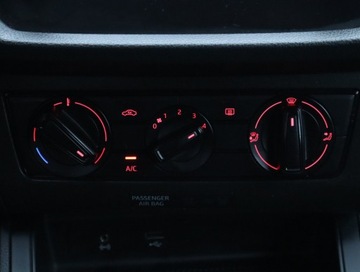 Seat Ibiza V Hatchback 5d 1.0 MPI 75KM 2018 Seat Ibiza 1.0, Salon Polska, Serwis ASO, Klima, zdjęcie 12