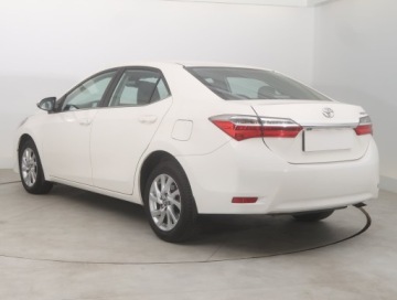 Toyota Corolla XI Sedan 1.6 Valvematic 132KM 2016 Toyota Corolla 1.6 Valvematic, Salon Polska, zdjęcie 3