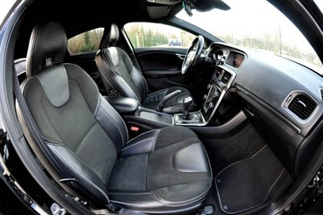 Volvo V40 II Hatchback Facelifting 2.0 D2 120KM 2017 Volvo V40 LiFt Full Led R-Design Digital Alcantara, zdjęcie 22