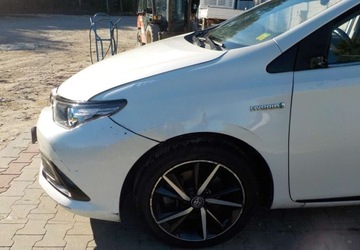 Toyota Auris II 2018 Toyota Auris Okazja 1.8 Hybryda 100KM, zdjęcie 6
