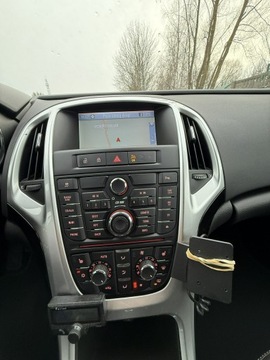 Opel Astra J Hatchback 5d 1.4 Turbo ECOTEC 140KM 2010 Opel Astra J 1.4T 2010r Cosmo Xenon Skóra, zdjęcie 7