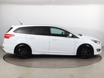 Ford Focus III Kombi Facelifting 2.0 TDCi 150KM 2016 Ford Focus 2.0 TDCi, Klima, Parktronic, zdjęcie 5
