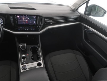 Volkswagen Touareg III SUV 3.0 V6 SCR TDI 231KM 2020 VW Touareg 3.0 TDI, Serwis ASO, 227 KM, 4X4, zdjęcie 7