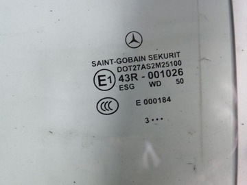 MERCEDES CLS 218 SKLO (OKNO) W DVEŘE ZADNÍ LEVÉ 2013