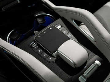 Mercedes GLE V167 SUV Facelifting 3.0 450d 367KM 2026 MERCEDES-BENZ GLE 450 d 4-Matic AMG Line 3.0 (367KM) 2026, zdjęcie 16