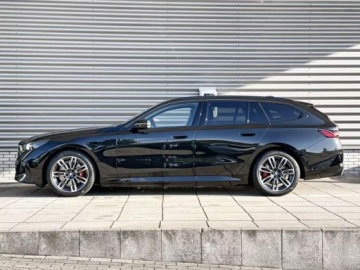 BMW Seria 5 G90-91 Touring 2.0 520d 197KM 2025 520d xDrive M Sport 2.0 (197 KM)| Hak holowniczy, elektryczny, zdjęcie 1