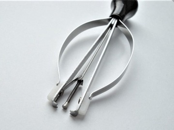 Инструмент часовщика для снятия стрелок