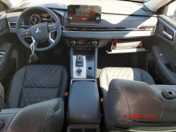Mitsubishi Outlander III 2023 Mitsubishi Outlander 2023 r., 2,5 L od ubezpieczalni 2.5 Benzyna 181KM, zdjęcie 7