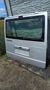 Направляющая бампера крышки багажника Ford Transit 06-14 MK7