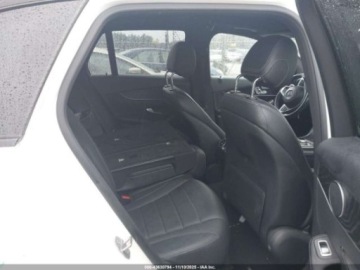 Mercedes GLC C253 2018 Mercedes-Benz GLC 2018 r., 2,0L GLC 300 4MATIC 2.0 Benzyna 241KM, zdjęcie 10