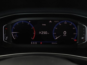 Volkswagen T-Roc I SUV 1.5 TSI ACT 150KM 2018 Volkswagen T-Roc Carat skóra panorama virtual, zdjęcie 21