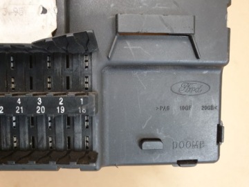 РЕЛЕ БЛОК ПРЕДОХРАНИТЕЛЕЙ FORD ESCORT OE