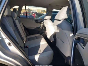 Toyota RAV4 V 2023 Toyota RAV4 Limited 2023 2.5 Benzyna 203KM, zdjęcie 13