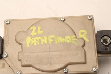 NISSAN PATHFINDER III R51 05R- VZPĚRA/TLAKOVAČ ZÁMKU OKNO KRYT KUFRU ZADNÍ