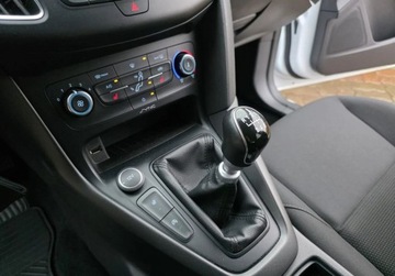 Ford Focus III Kombi Facelifting 1.5 TDCi 120KM 2015 Ford Focus Wzorowy Super Stan Navi - Tempomat - Zarejestrowany, zdjęcie 9