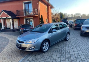Opel Astra J Sports Tourer 1.4 Turbo ECOTEC 120KM 2011 Opel Astra Opel Astra 1.4 Benzyna 120KM