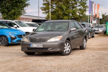 Toyota Camry V Sedan 2.4 16V 152KM 2004