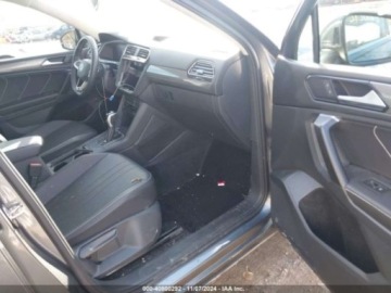 Volkswagen Tiguan II 2022 Volkswagen Tiguan 2022r., 2.0L 2.0 Benzyna 184KM, zdjęcie 8