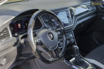 Volkswagen T-Roc I SUV 1.5 TSI ACT 150KM 2019 Volkswagen T-Roc Kamera / Virtual Kockpit, zdjęcie 16