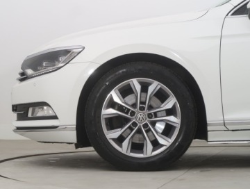 Volkswagen Passat B8 Variant 1.8 TSI BlueMotion Technology 180KM 2017 VW Passat 1.8 TSI, Salon Polska, Serwis ASO, zdjęcie 14