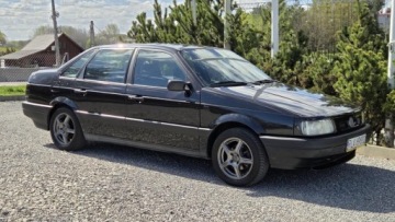 Volkswagen Passat B3 Sedan 1.8 90KM 1990 Volkswagen Passat Pierwszy wlasciciel, Samochod dyskoteka - zobacz zdjecia, zdjęcie 2