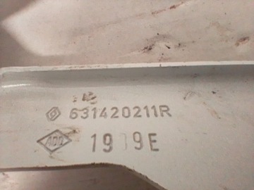 DRŽÁK DRŽÁKY PRAVÉ 631420211R RENAULT CLIO V