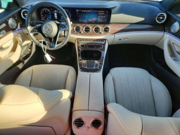 Mercedes Klasa E W214 2023 Mercedes-Benz Klasa E 2023 E 350 4MATIC 2.0 Benzyna 255KM, zdjęcie 7