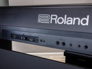 ROLAND FP-E50 Пианино с аранжировщиком + подставка + педаль