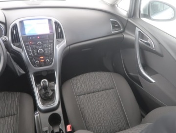 Opel Astra J GTC 1.4 Turbo ECOTEC 140KM 2013 Opel Astra 1.4 T, Navi, Klima, Tempomat, zdjęcie 7