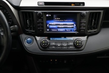 Toyota RAV4 IV MPV Facelifting 2.5 Hybrid 197KM 2017 Toyota RAV 4 2.5 Hybrid, Salon Polska, Serwis ASO, zdjęcie 12