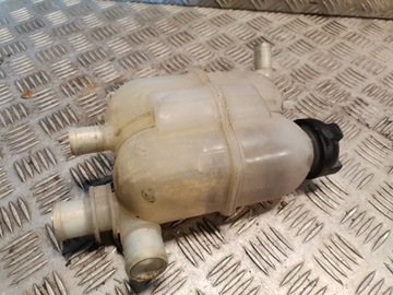 0005768V007 NÁDOBKA VYROVNÁVACÍ 33 2002 SMART CITY-COUPE (450)