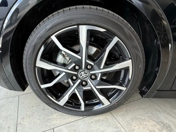Toyota Prius V (XW60) 2.0  Hybrid Dynamic Force Plug-in 223KM 2025 Od ręki - Prestige 2.0 Hybrid Plug-in 223KM | Podgrzewane fotele!, zdjęcie 16