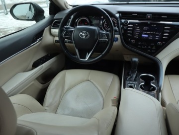 Toyota Camry IX Sedan 2.5 Hybrid Dynamic Force 218KM 2019 Toyota Camry 2.5 Hybrid, Salon Polska, Serwis ASO, zdjęcie 6