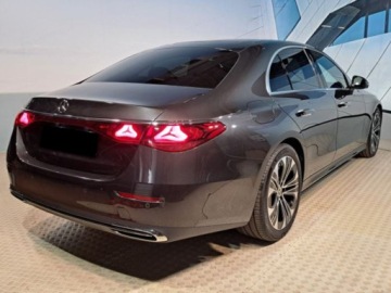 Mercedes Klasa E W214 Sedan 2.0 220d 197KM 2025 E Klasa 220 d 4-Matic Avantgarde 2.0 (197KM) 2025, zdjęcie 1