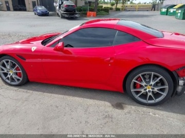 Ferrari California 2017 Ferrari California Ferrari California T Convertible 3.9 Benzyna 553KM, zdjęcie 3