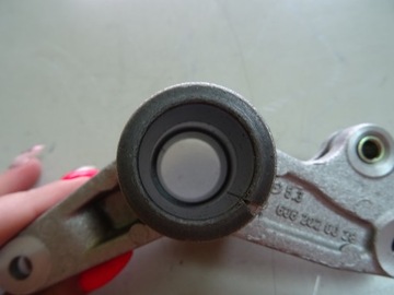 НАТЯЖИТЕЛЬ КЛИНОВОГО РЕМНЯ MERCEDES A6062020028 OEM