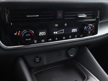 Nissan Qashqai III Crossover Facelifting 1.3 DIG-T MHEV 158KM 2025 Nissan Qashqai 1.3 DIG-T MHEV, 1. Właściciel, zdjęcie 16