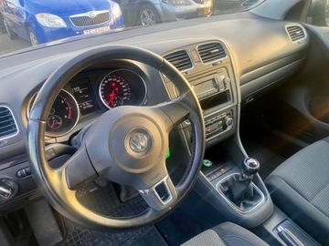 Volkswagen Golf VI Hatchback 5d 1.6 102KM 2010 Volkswagen Golf 1.6 Benzyna 102KM, zdjęcie 12