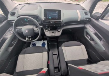 Citroen Berlingo III e-Osobowy M 50 kWh 136KM 2023 Citroen Berlingo e-Berlingo M Shine Elektryczny 136KM, zdjęcie 29