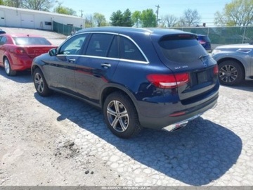 Mercedes GLC C253 2017 Mercedes-Benz GLC 2017 r., 2,0L 300 4 MATIC 2.0 Benzyna 241KM, zdjęcie 3