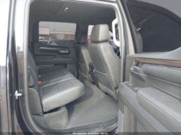 Chevrolet Silverado II 2023 Chevrolet Silverado Short Bed Lt Trail Boss 2023 5.3 Benzyna 355KM, zdjęcie 13