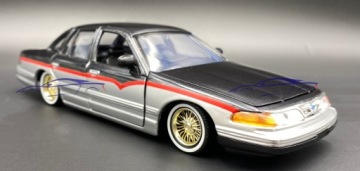 Ford Crown Victoria 93–97, масштаб 1:24, Motormax 79024