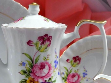 096 BULIONÓWKA 400 SPODEK 17 IWONA CHODZIEŻ MALCER PORCELANA