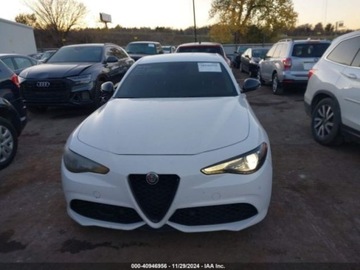 Alfa Romeo Giulia II Sedan 2.0 TBi 280KM 2019 Alfa Romeo Giulia Alfa Romeo Giulia Sport, od ubezpieczalni 2.0 Benzyna, zdjęcie 1